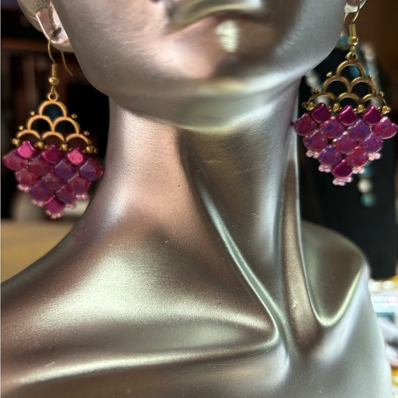 Hand crafted mermaid earrings red fuchsia Gingko beads - Picture 3 of 3